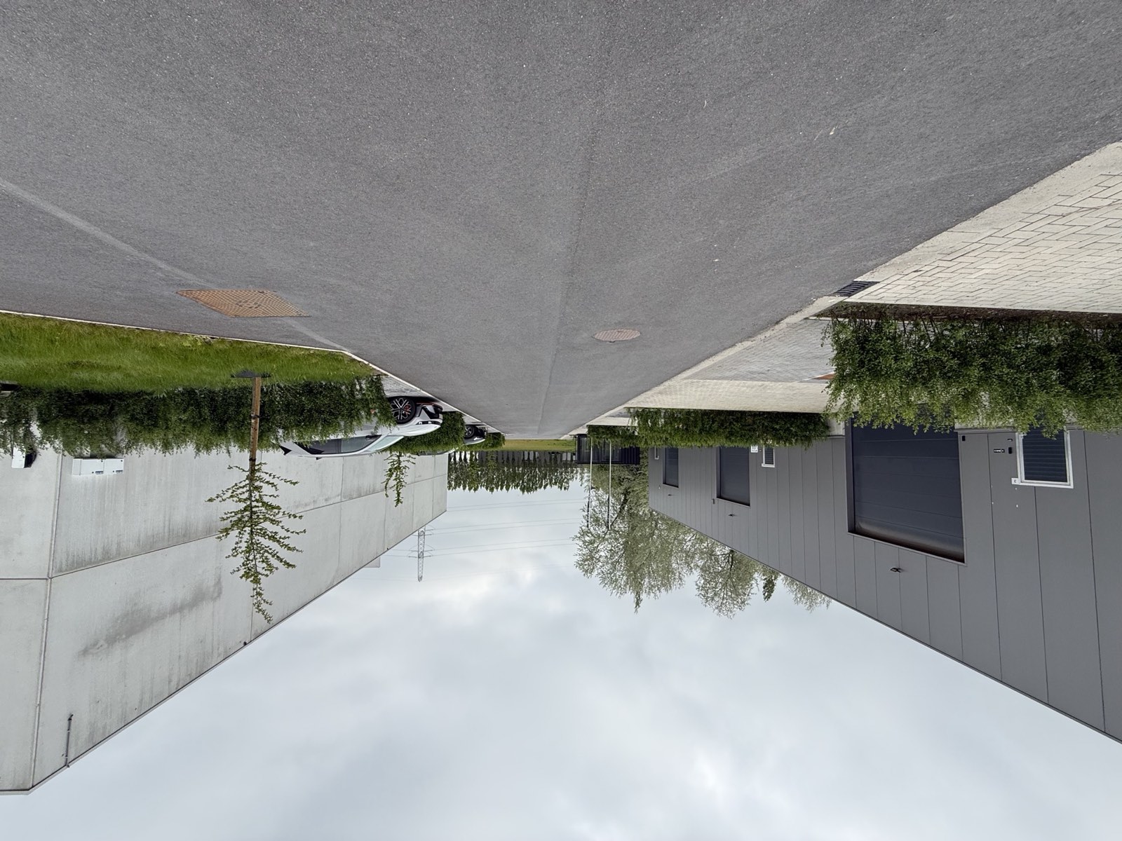 Zicht op buren en groene randen